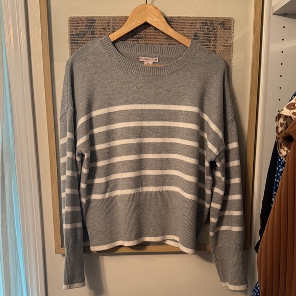 Sincerely Jules Gray Sweater - Picture 1 of 3